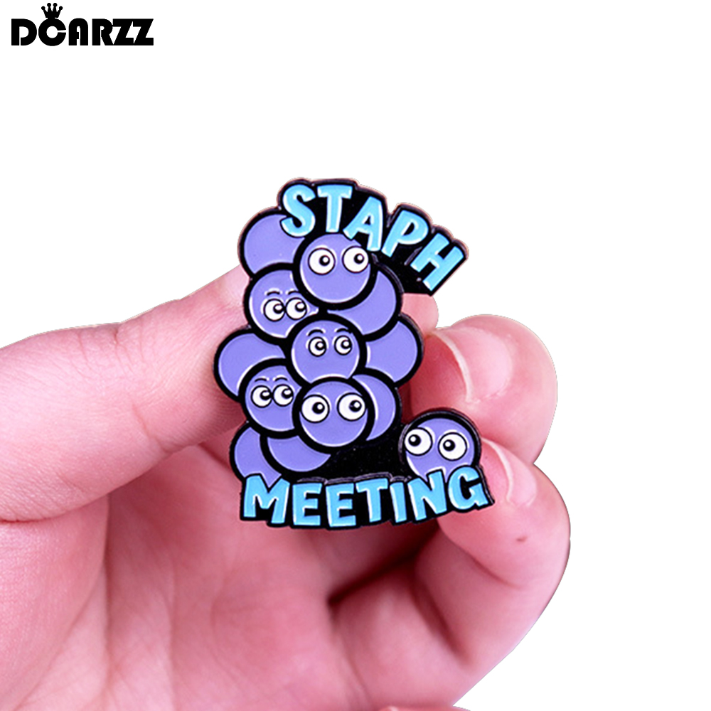 Medical Lab Gifts - DCARZZ 生物学ブドウ球菌エナメルピン面白いラボ医療ラペルブローチ生物学者学生バックパックバッジギフト