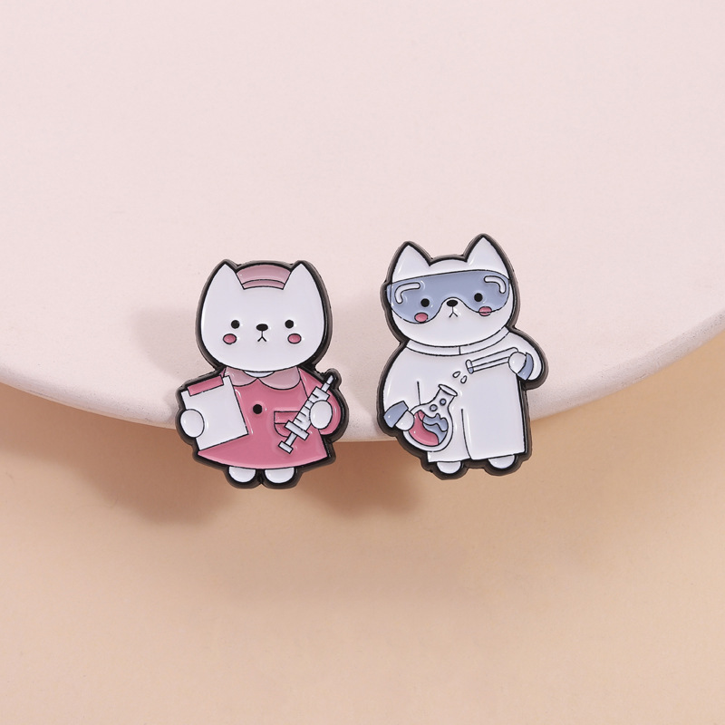 2 個かわいい漫画医療猫エナメルブローチクリエイティブラボラ - Medical Lab Gifts のレビューと価格