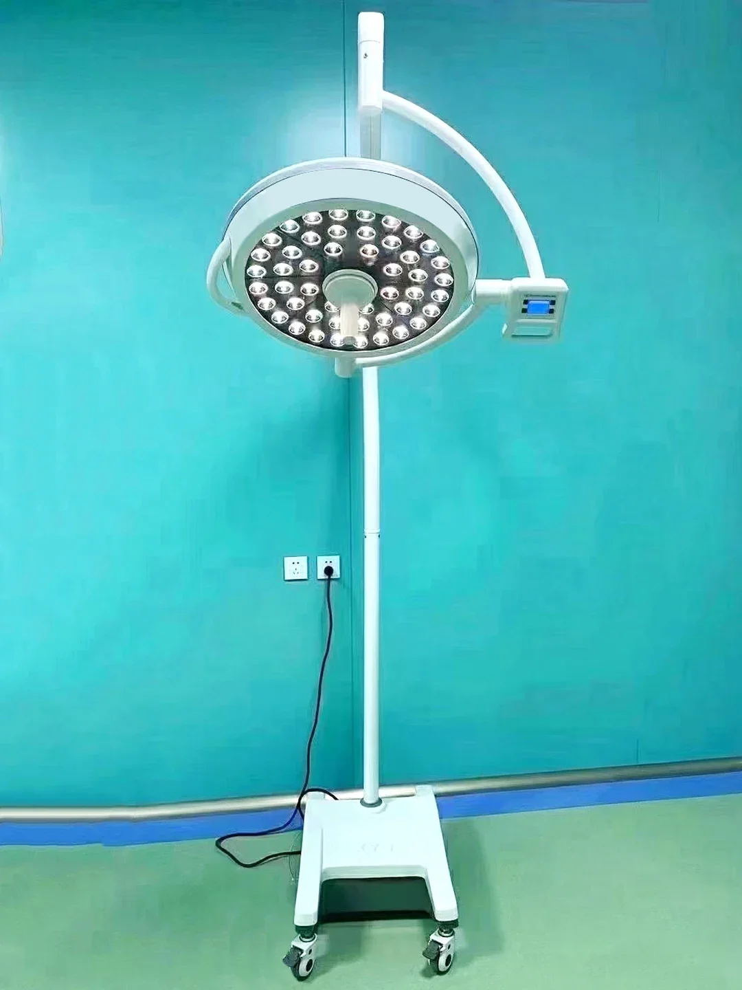 LIZE フロアスタンド型獣医用無影灯 デラックスアーム L - Medical Lab For Sale のレビューと価格